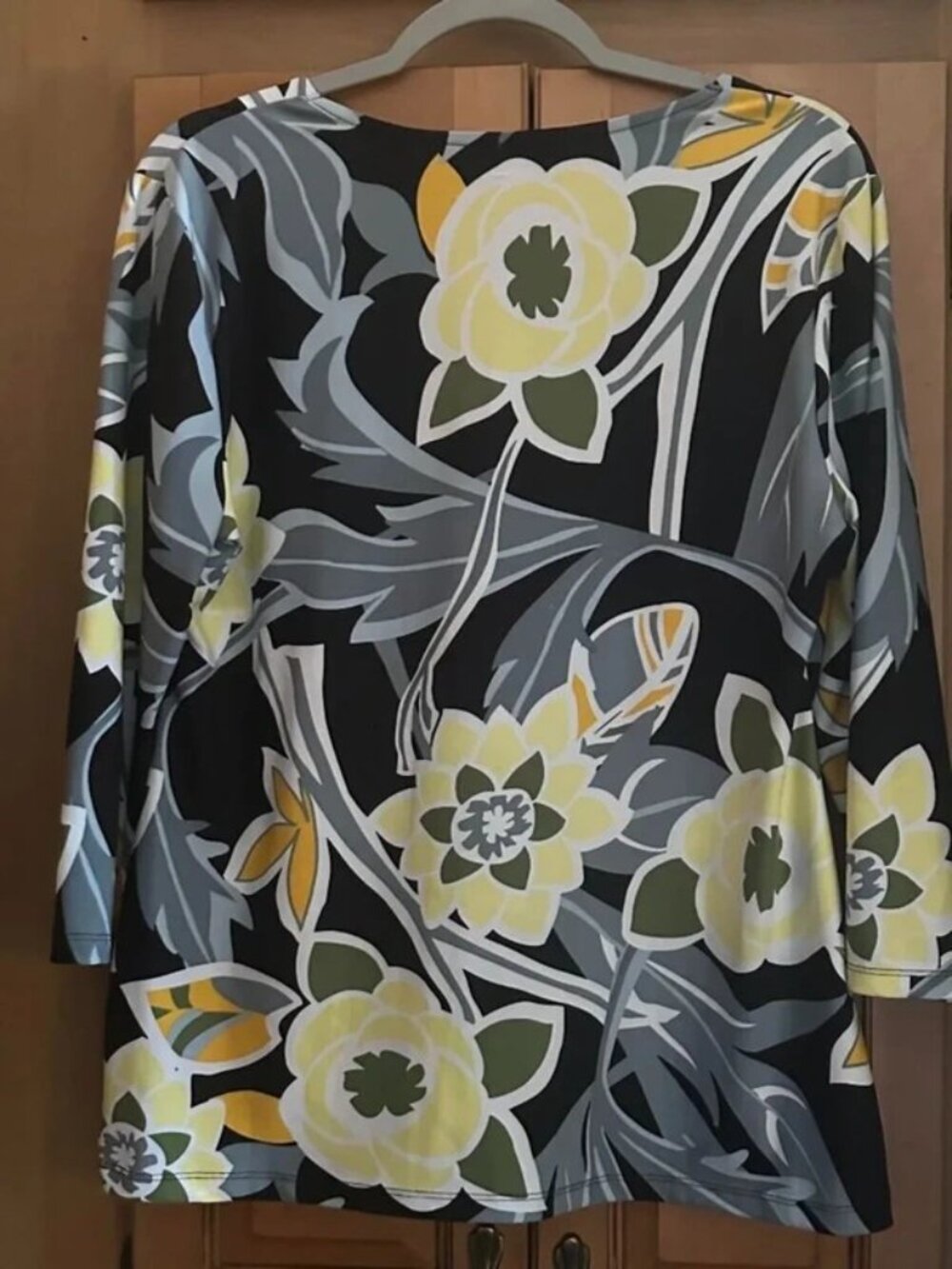 NWT R*Q*T Colorful Top L - Picture 3 of 3